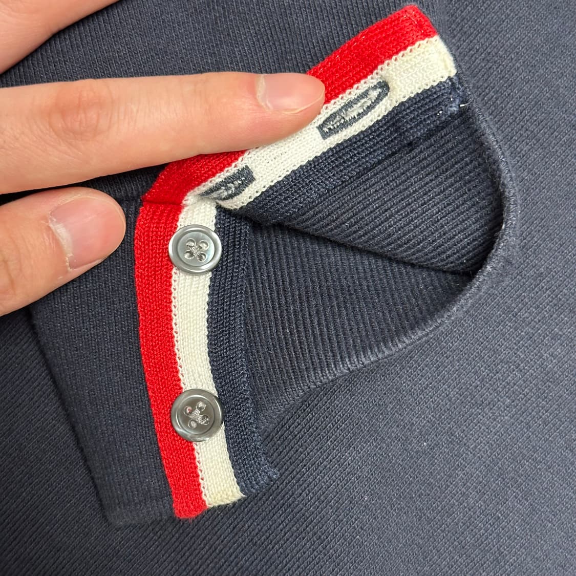 [2] 톰브라운 백삼선 맨투맨 네이비 상품이미지5