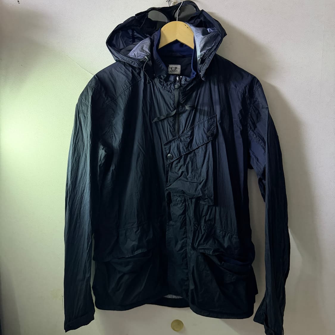 C.P 컴퍼니 고글가먼트다닝 수류탄 포켓 고글 바람막이 48(100) 상품이미지2