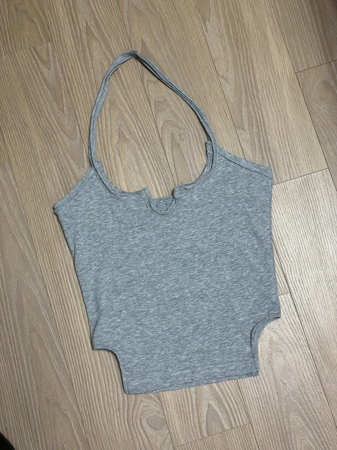 플리즈노팔로우 홀터 슬리브리스 탑 상품이미지2