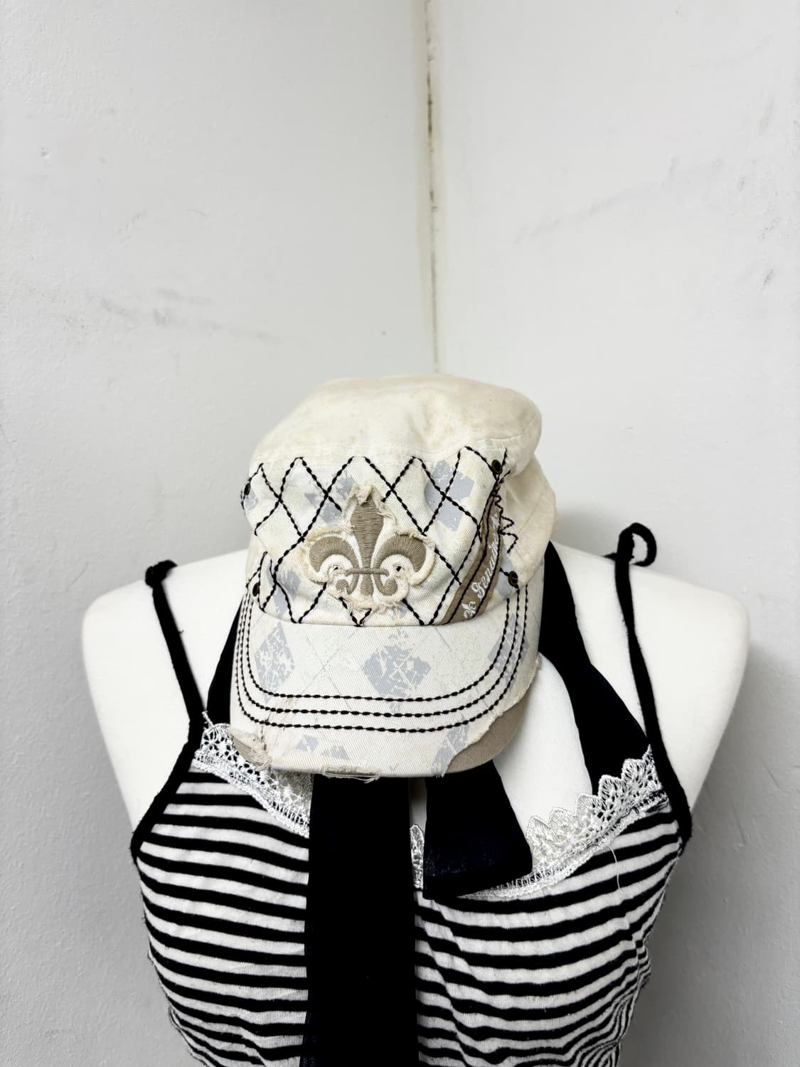 “Vintage” White Cross Patch Cap 상품이미지6