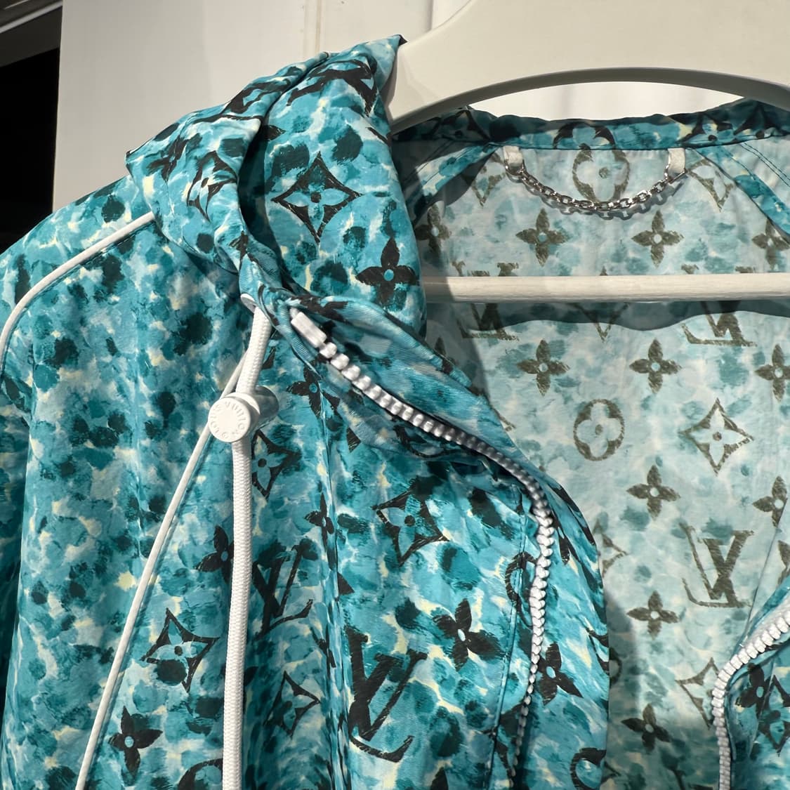 [정품][새상품급] 루이비통 모노그램 포인틸리즘 윈드브레이커 60 상품이미지10