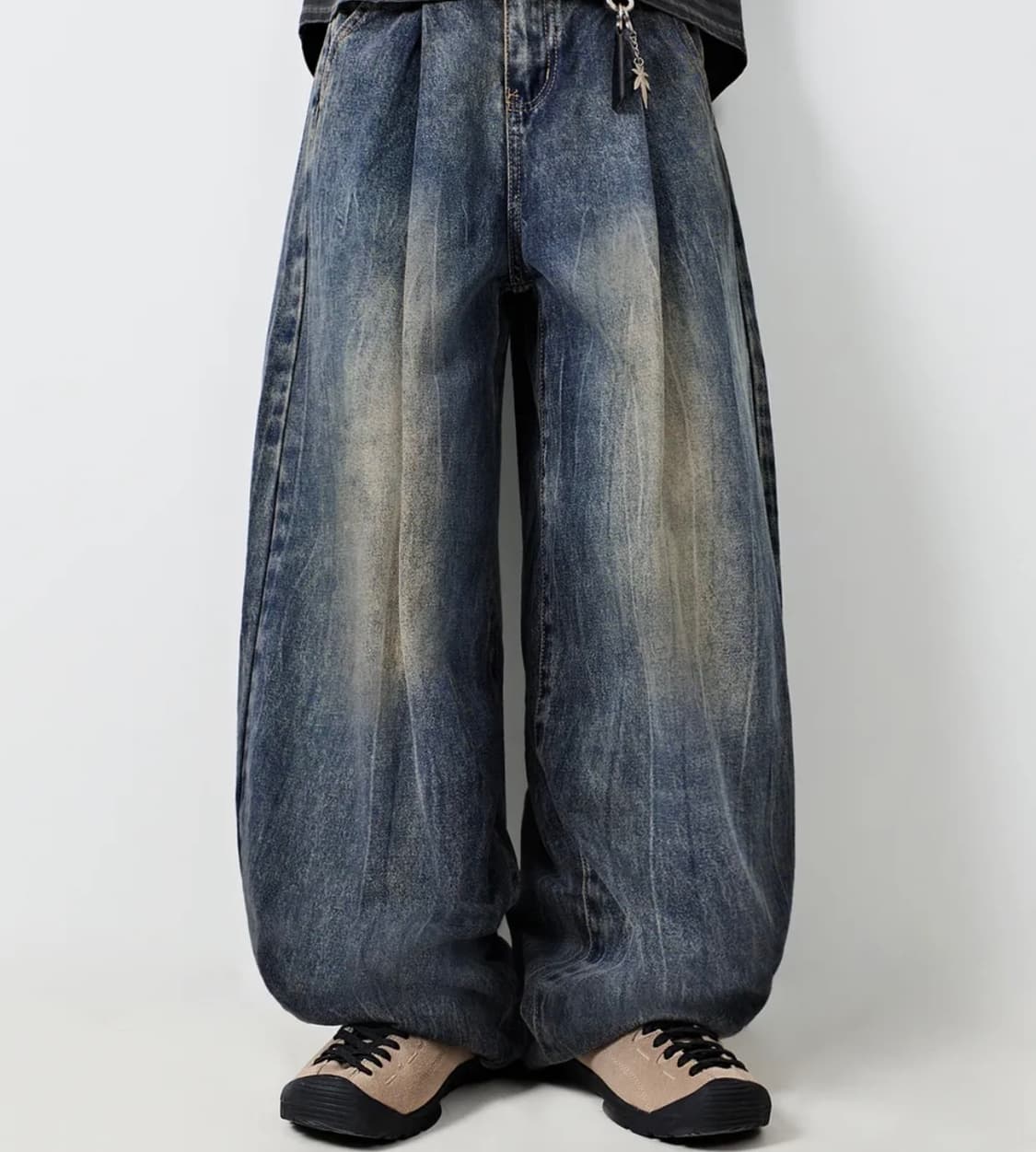 디미트리블랙 원턱 커브드 크리즈 워싱 와이드 데님 팬츠_더스트 인디고 상품이미지1