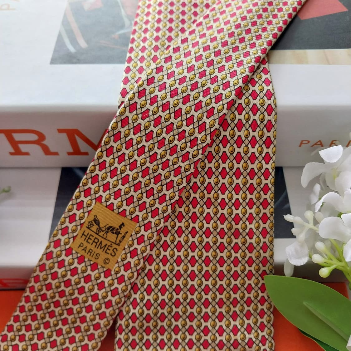 에르메스 실크 레드빛 핑크 패턴 넥타이 9cm A+등급 K1860
 상품이미지4