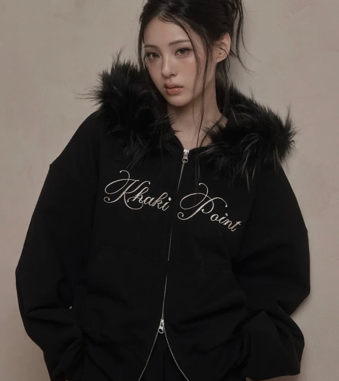 Lettering Fur Hood Zip-up (black) 상품이미지1