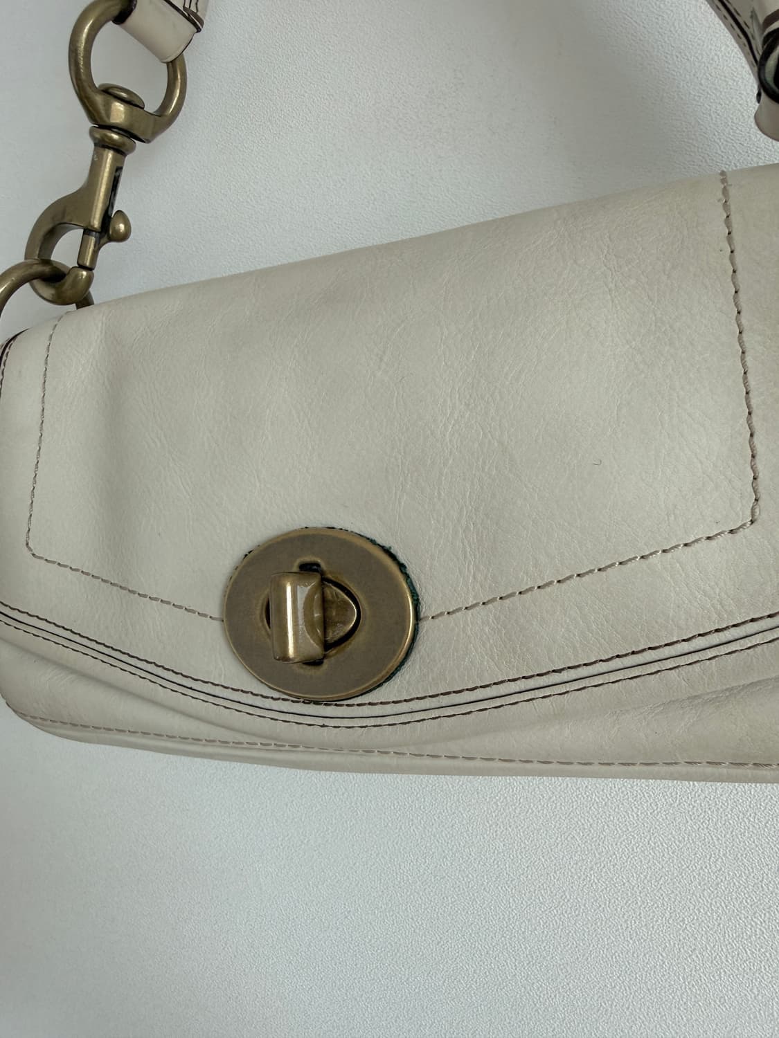 코치(COACH) 레더 코치 숄더백 상품이미지3