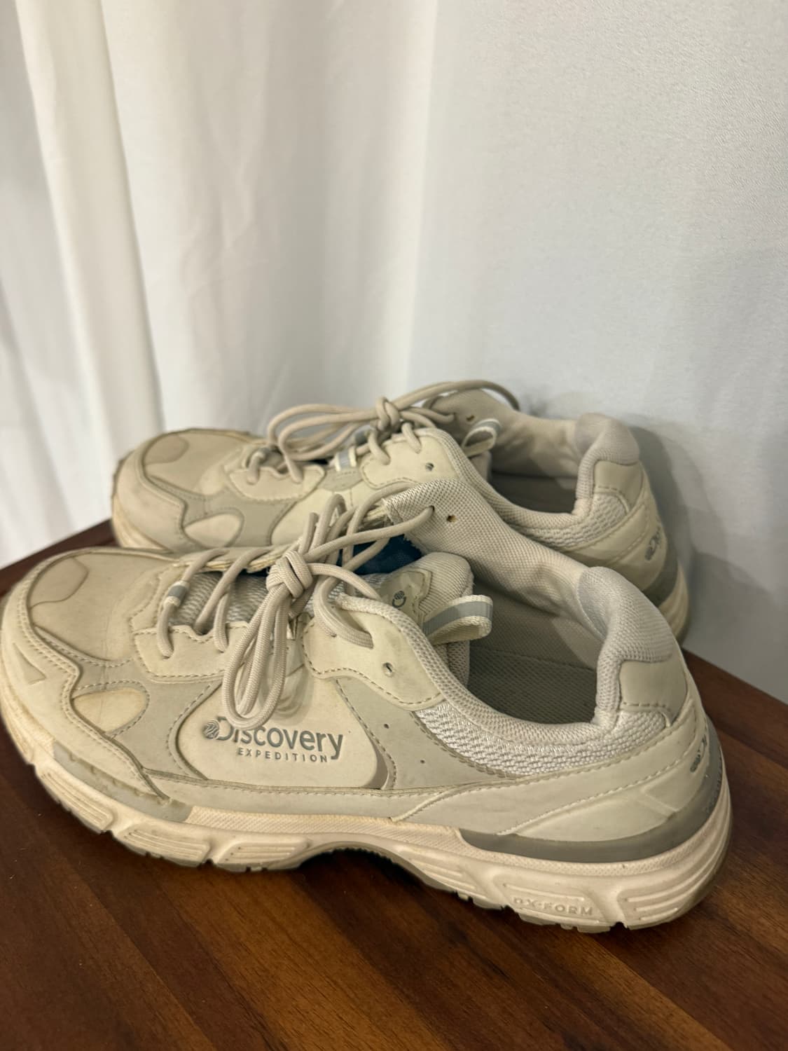 디스커버리 운동화 245mm 상품이미지1