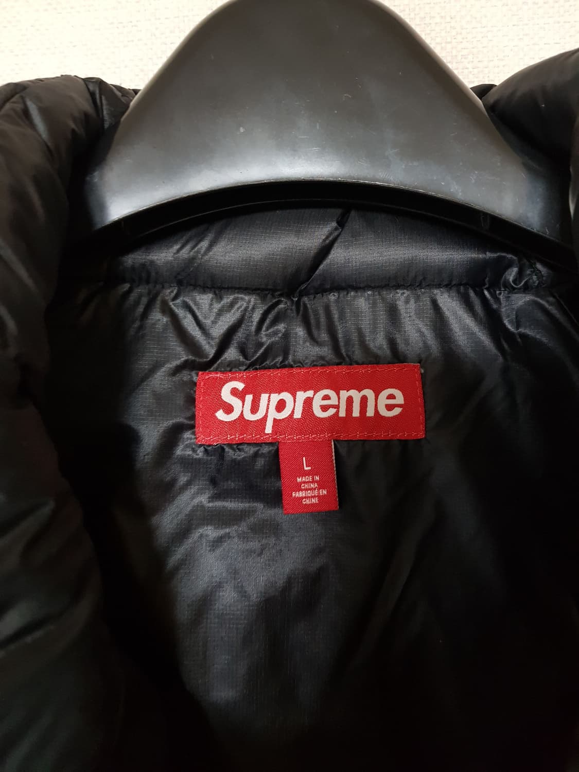 슈프림 마이크로 다운 패딩 자켓 블랙 24SS 상품이미지5