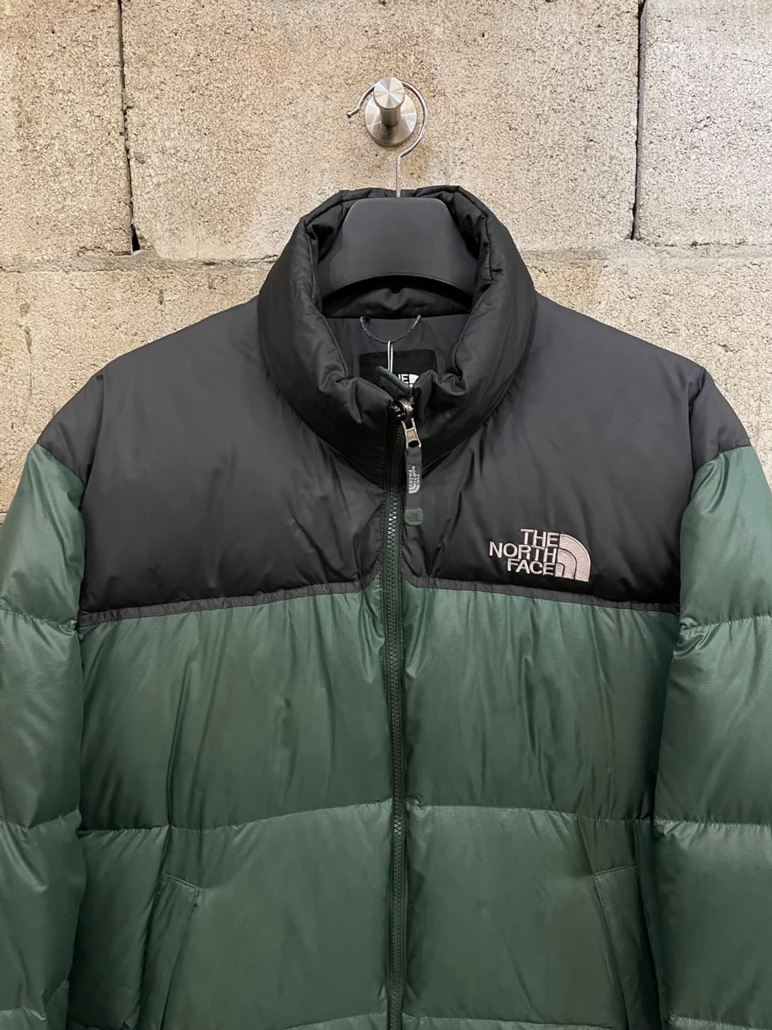 노스페이스 눕시 700 패딩  상품이미지3