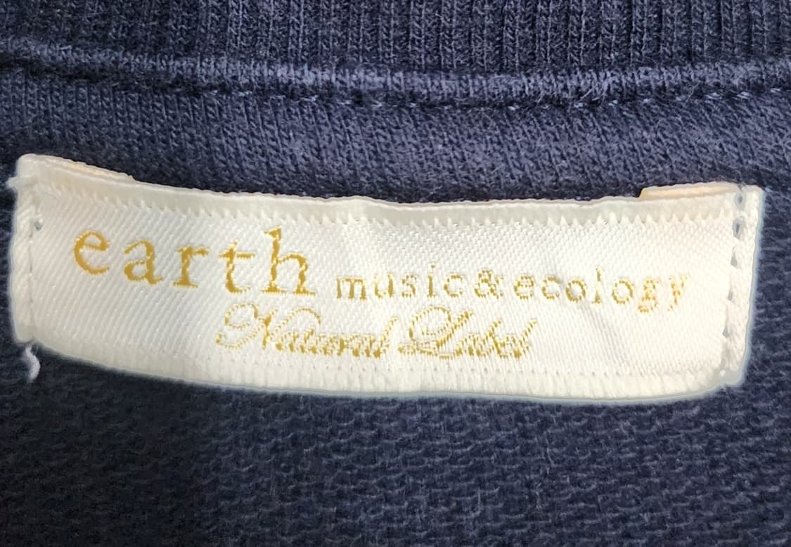 어스 뮤직 에콜로지  네이비 크롭 맨투맨 F (55반까지) 상품이미지3