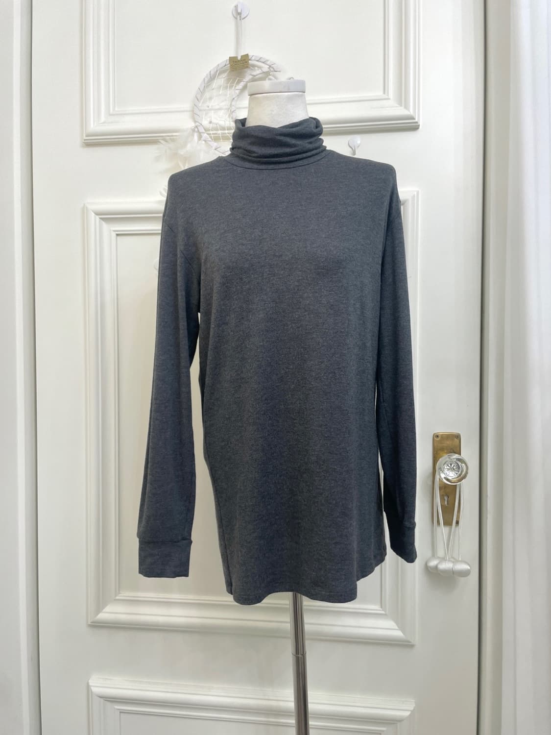 gray off-shoulder wool half sweater&char 상품이미지8