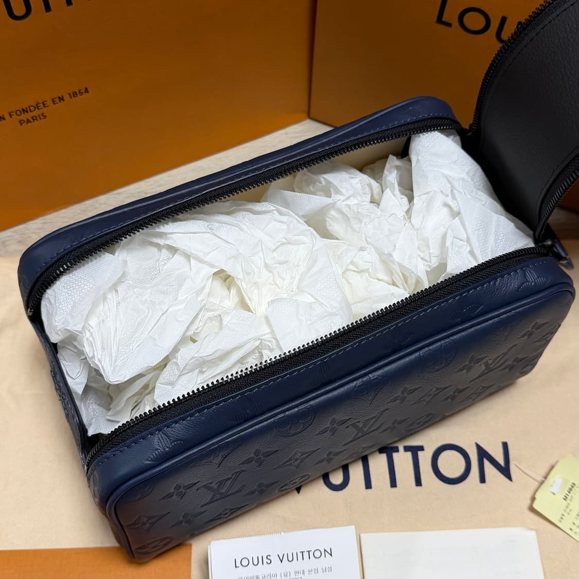 [새상품/선물가능] 루이비통 쉐도우 도프 키트 돕키트 파우치백 상품이미지6