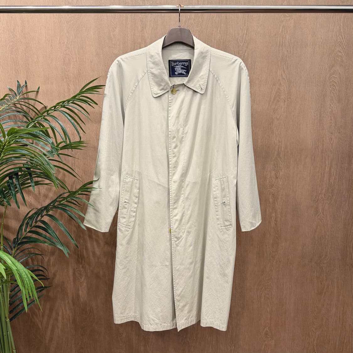 버버리 코튼 싱글 롱 코트 히든 버튼업 디테일 레귤러핏 아이보리 상품이미지1