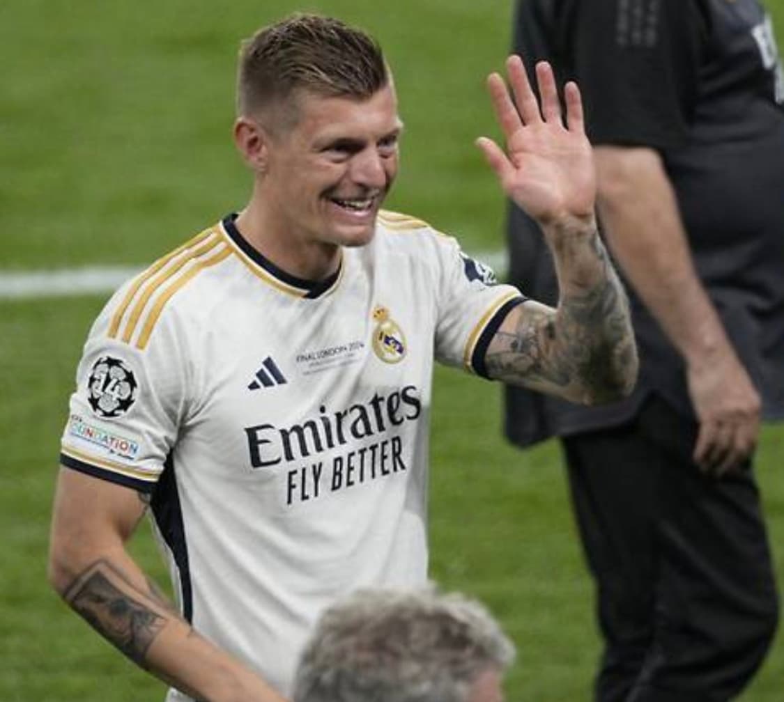 23-24 레알마드리드 토니 크로스 유니폼 L사이즈 상품이미지10