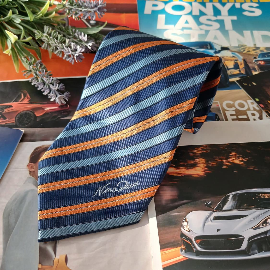 니나리치 스트라이프 실크 넥타이 9.6cm A+등급 A19011
 상품이미지2