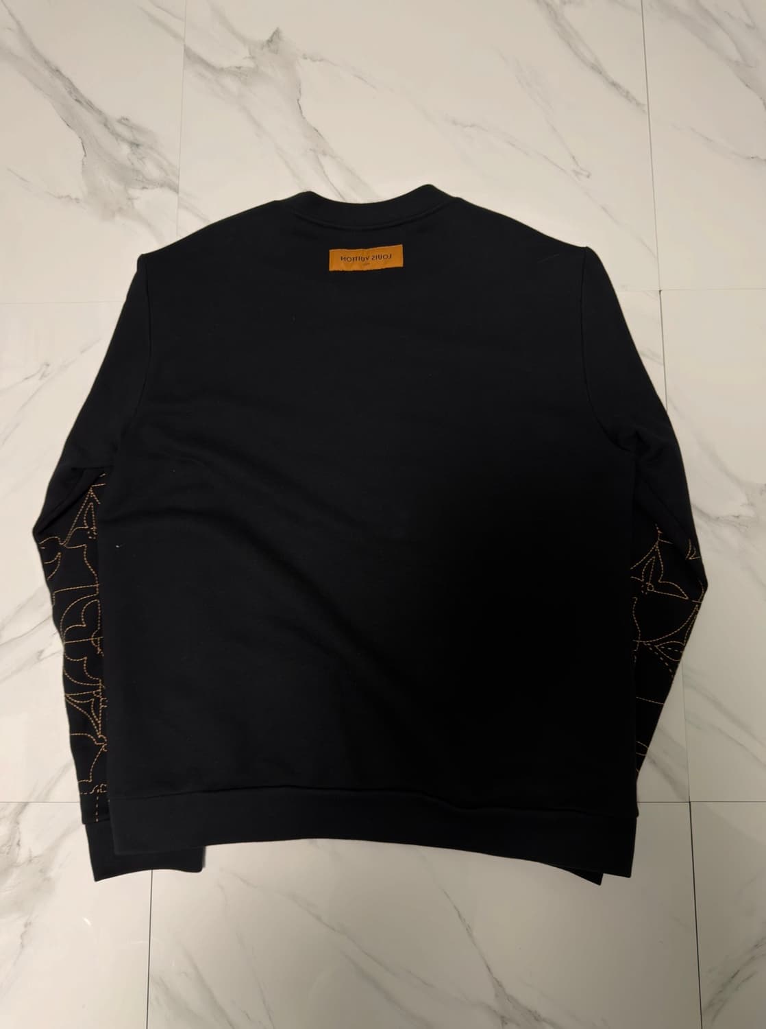 루이비통 엠브로이더드 재즈 뮤직 크루넥 맨투맨 4XL 백화점택 상품이미지3