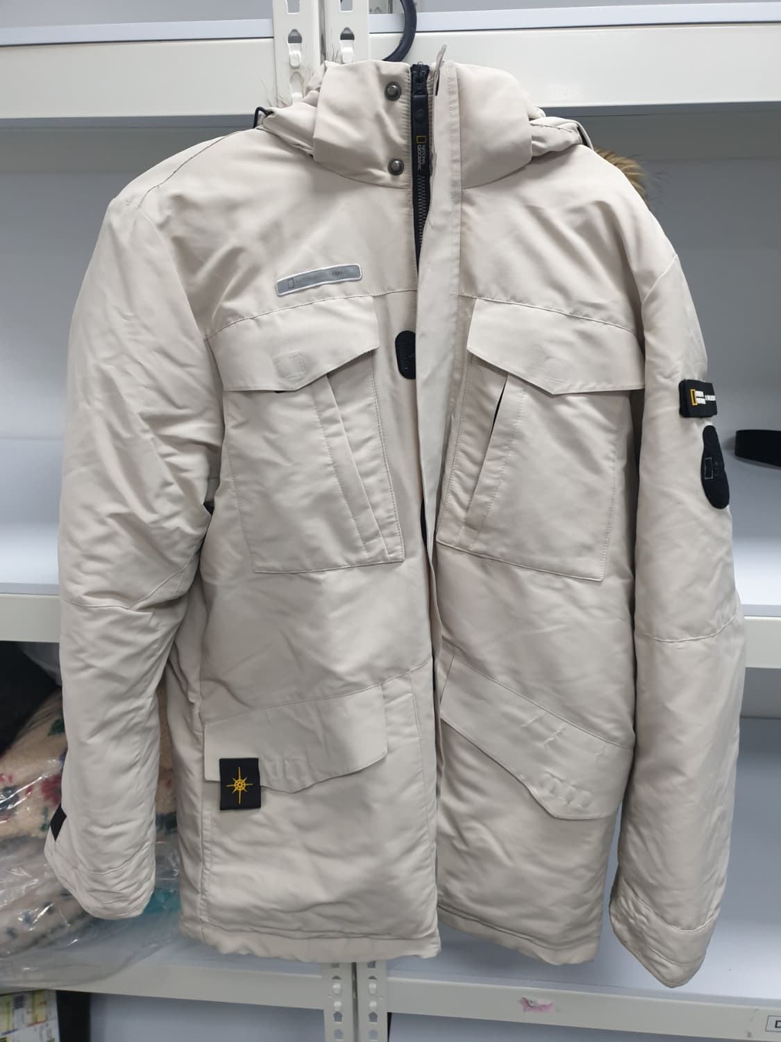 내셔널지오그래픽 정품 오리털패딩 95사이즈 팝니다 상품이미지1