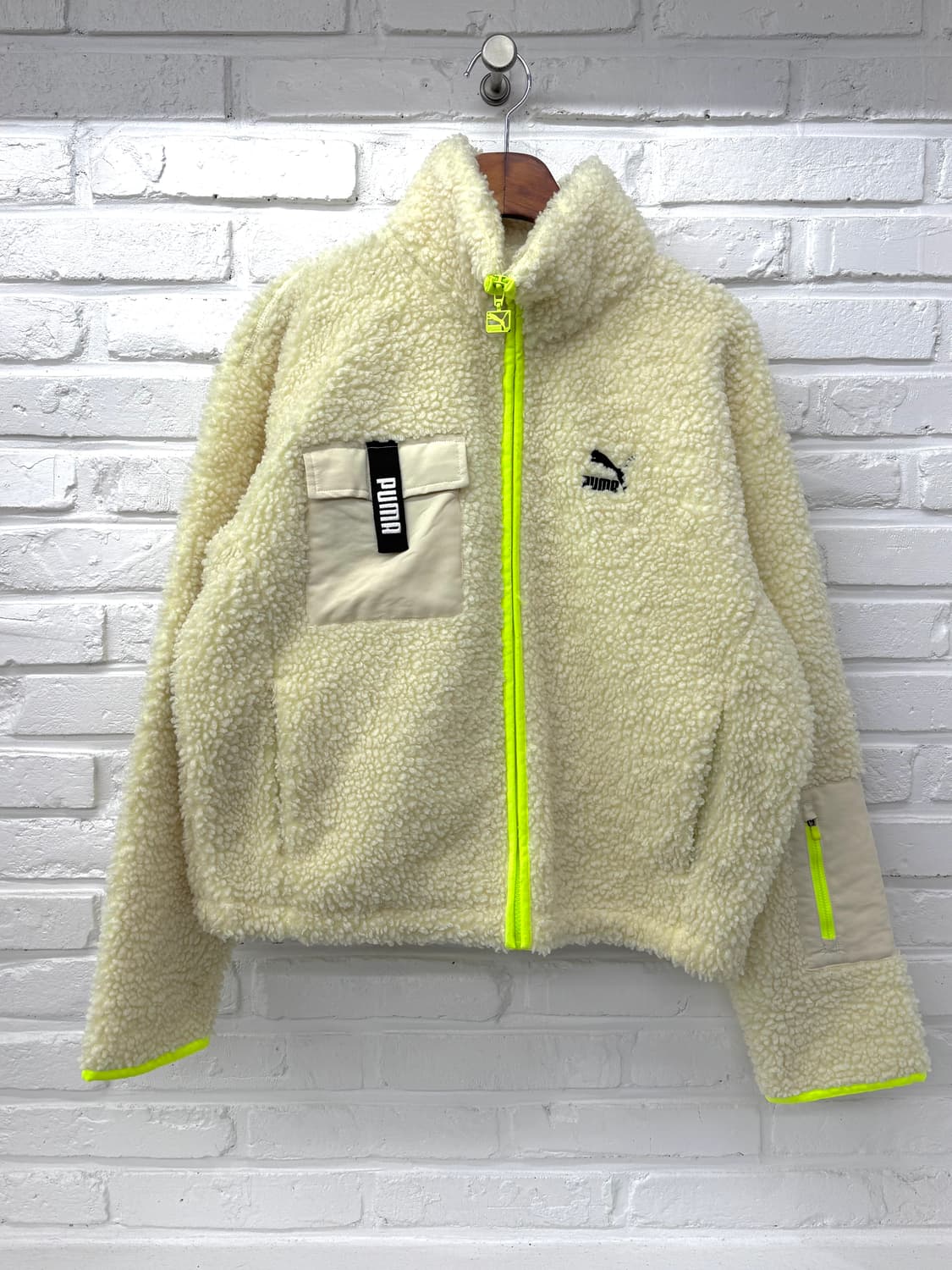 퓨마 아이보리 네온그린 플리스자켓 상품이미지1