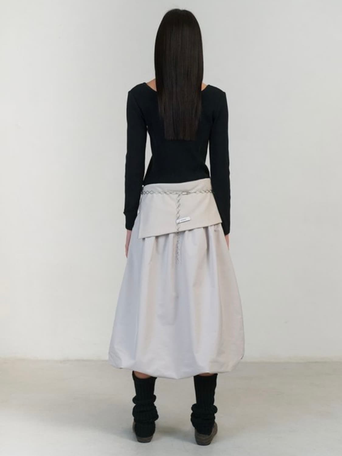 아모멘토 밴딩 볼륨 스커트 블랙 상품이미지3