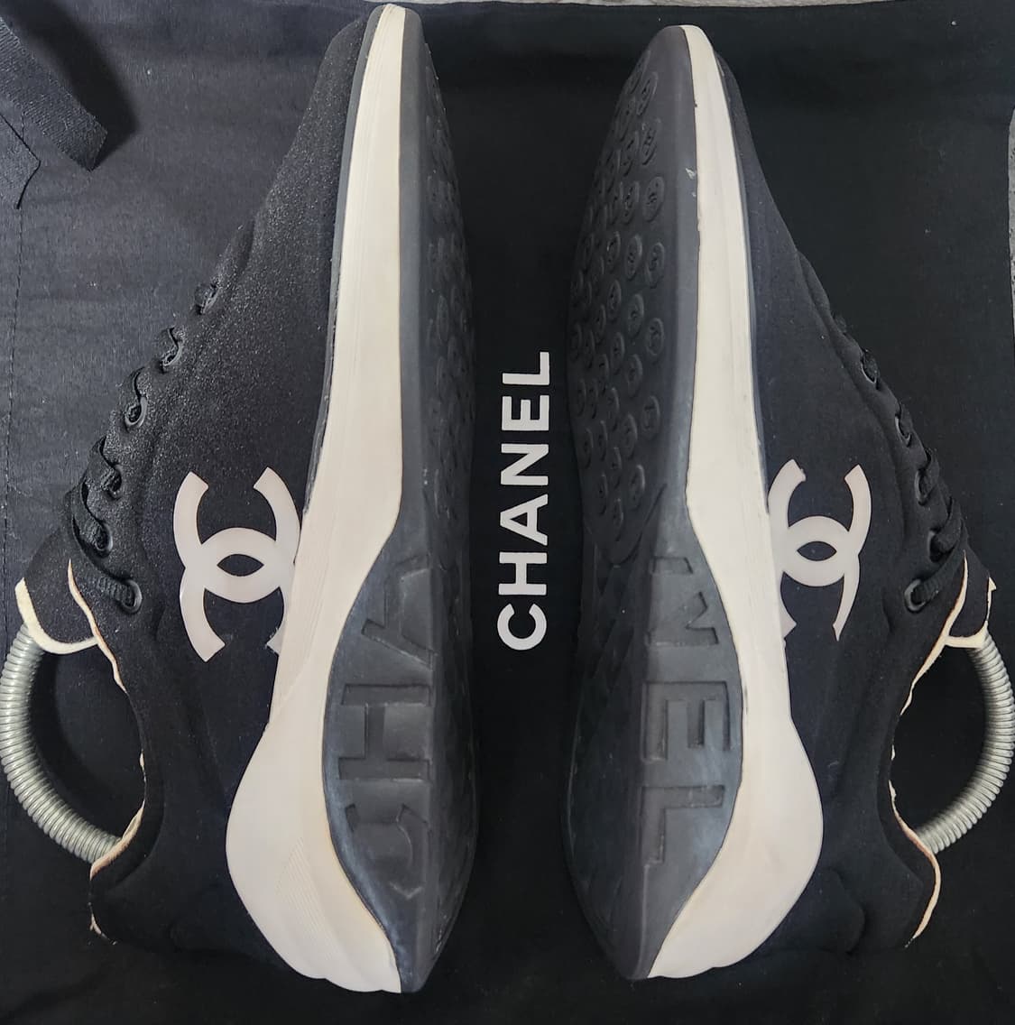 [정품] 샤넬 스니커즈 운동화 CC로고 테니스 런닝화 블랙/화이트 40 상품이미지3