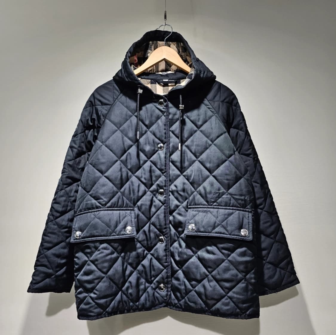 버버리 퀼팅 후드 자켓 블랙 ~66 상품이미지1