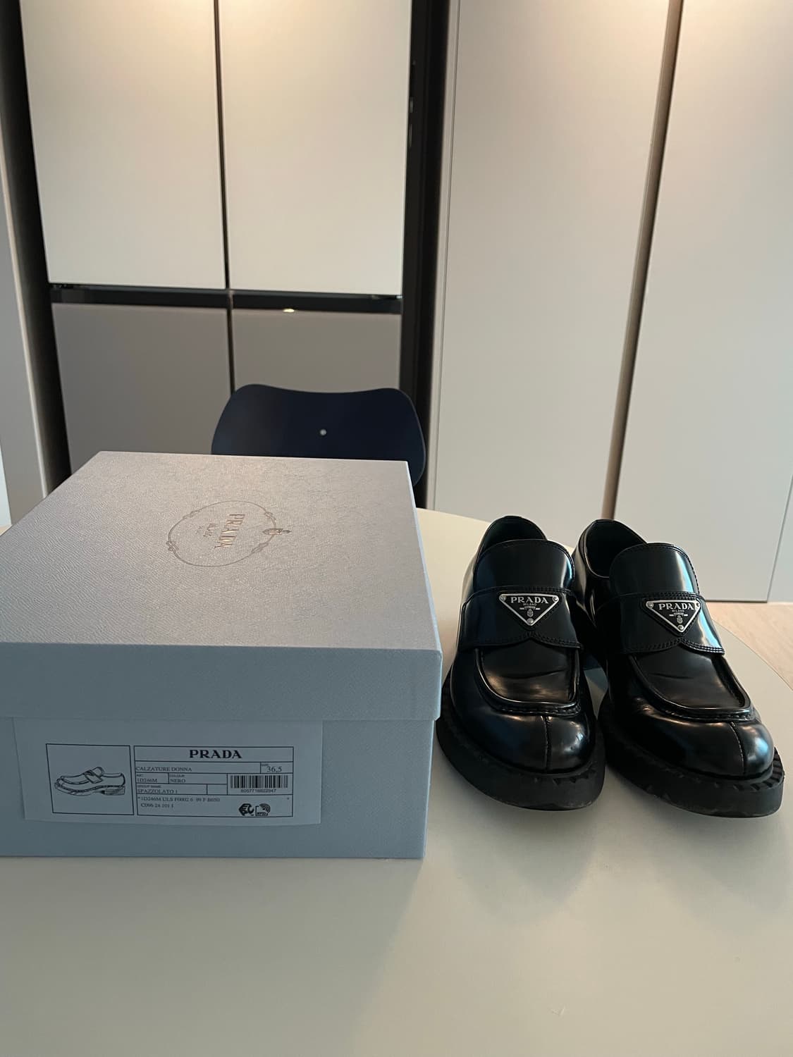 프라다 초콜렛 브러시드 로퍼 235 블랙 상품이미지3