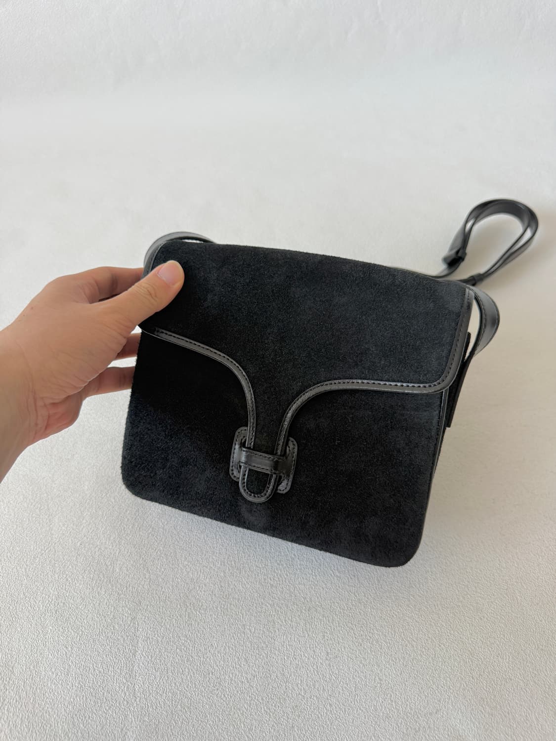 나띵리튼(Nothing written) 스웨이드&레더 크로스백 상품이미지2