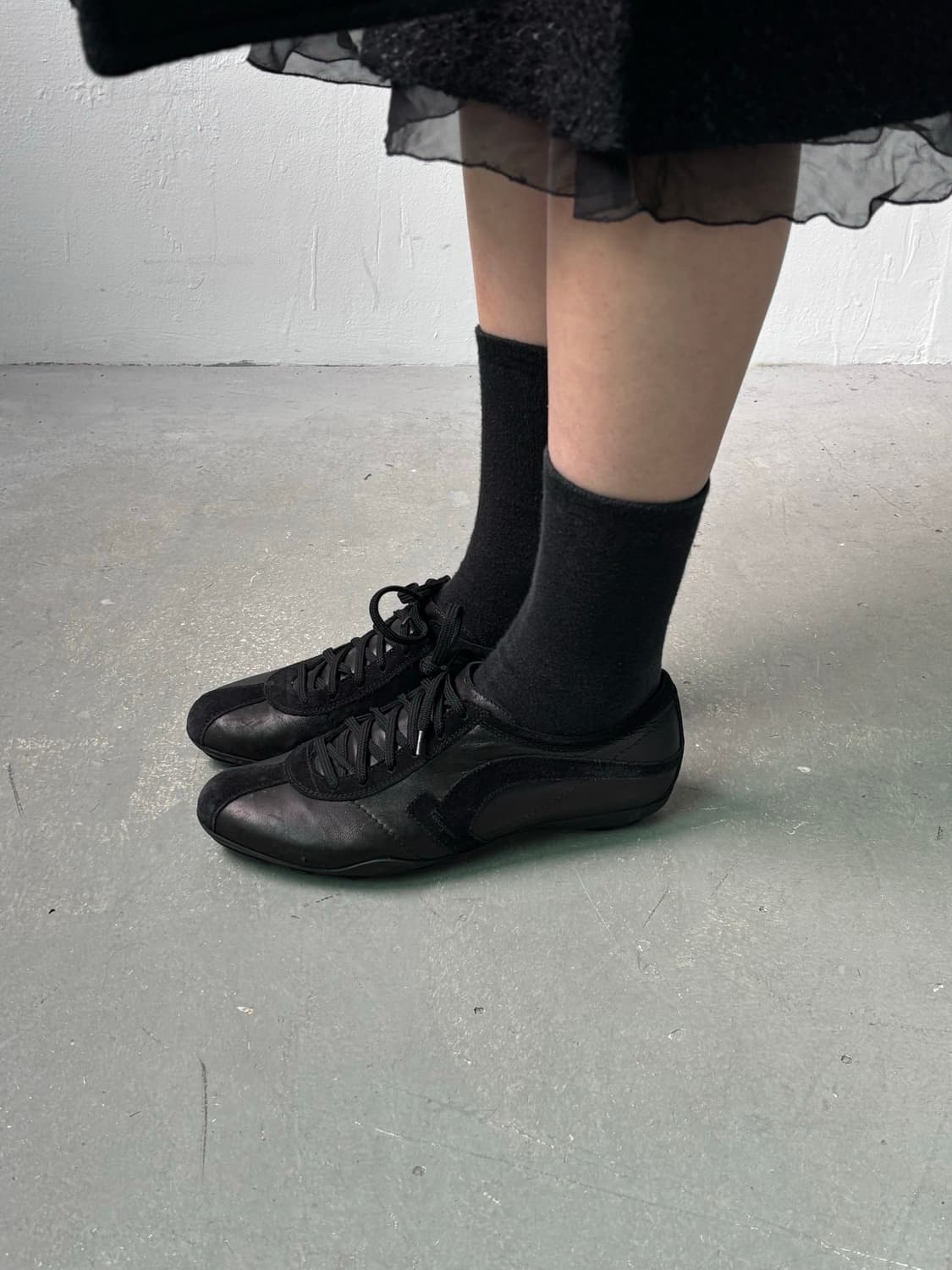 페라가모 플랫 스니커즈 상품이미지1