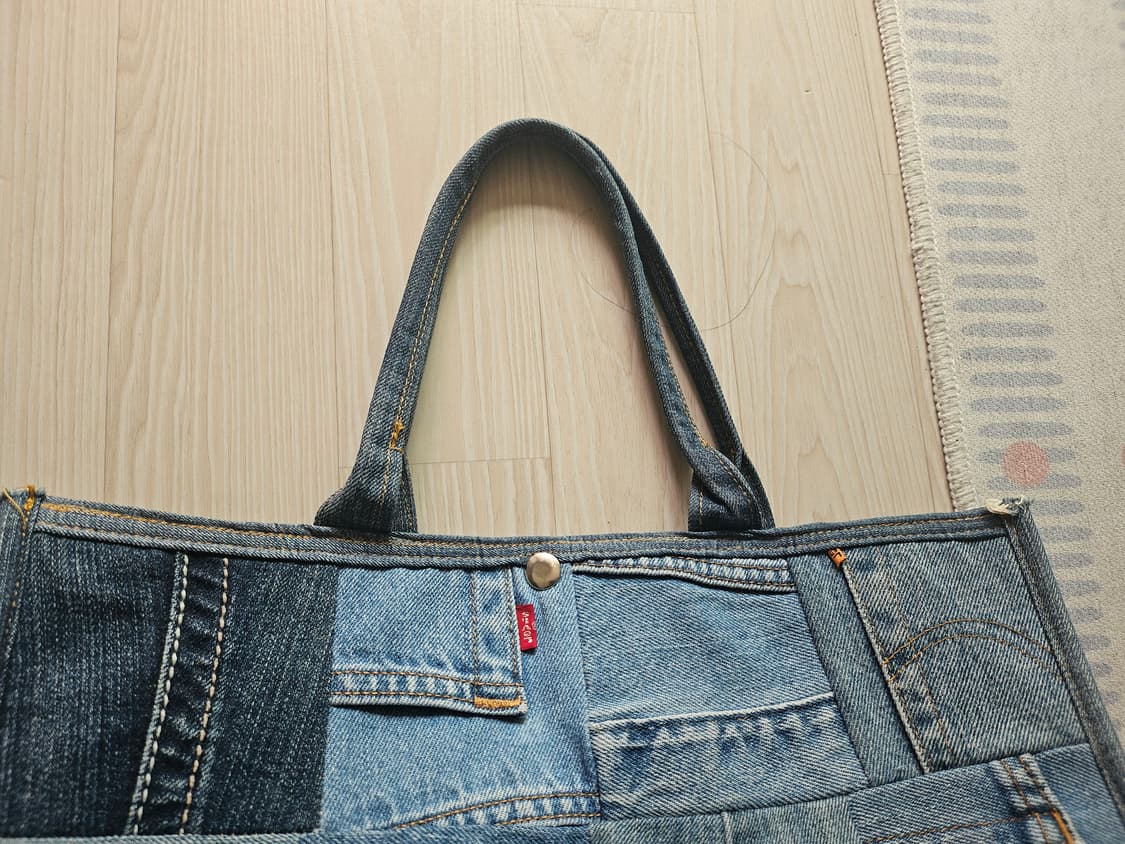 리바이스 업사이클링 데님 토트백 상품이미지4