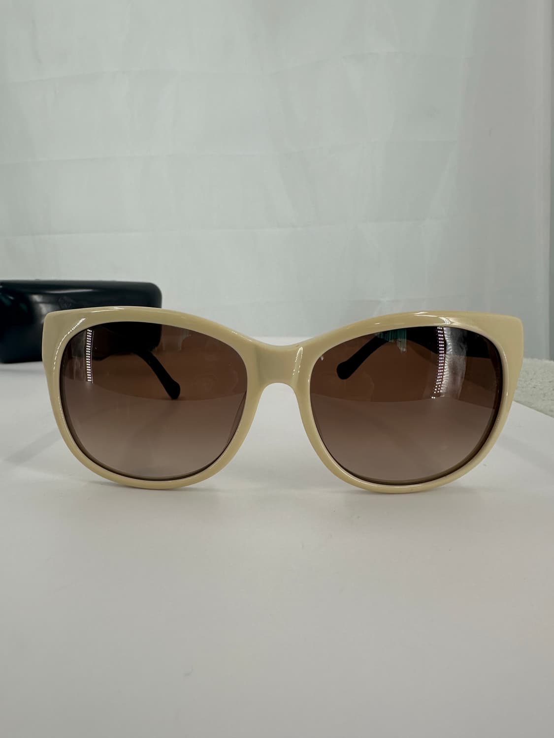 [새상품 무료배송] 정품 안나수이 Made in Italy 선글라스 상품이미지2