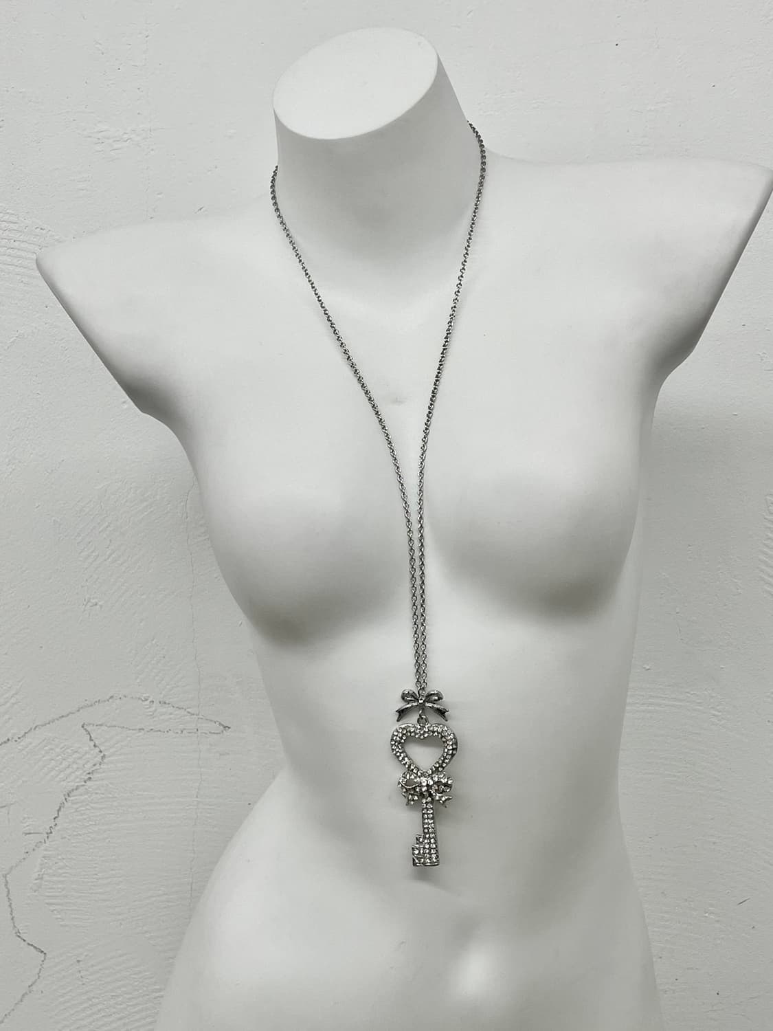 큐빅 하트 키 리본 네크리스 상품이미지2