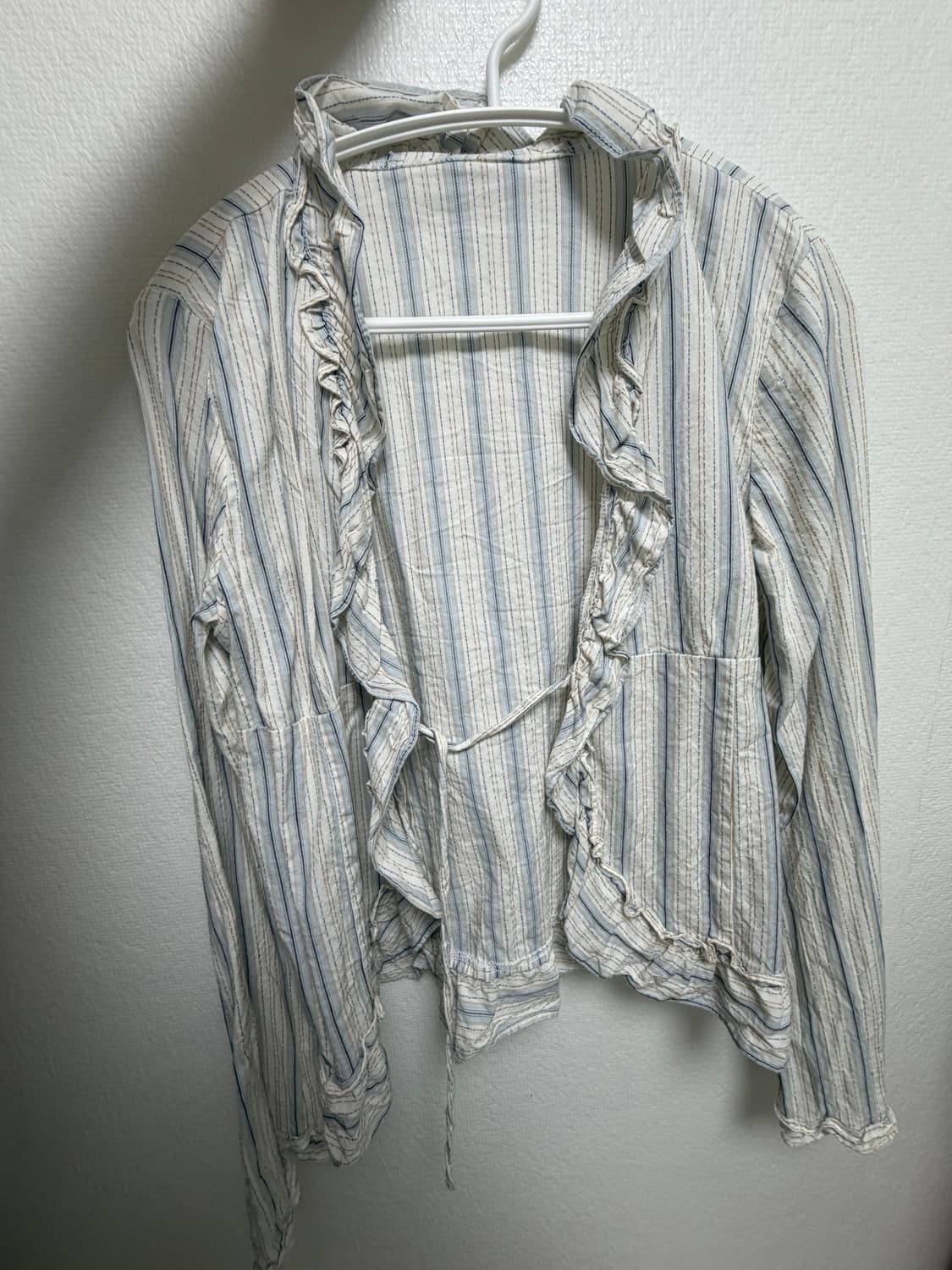 뎁크 프릴 스트라이프 셔츠 상품이미지2