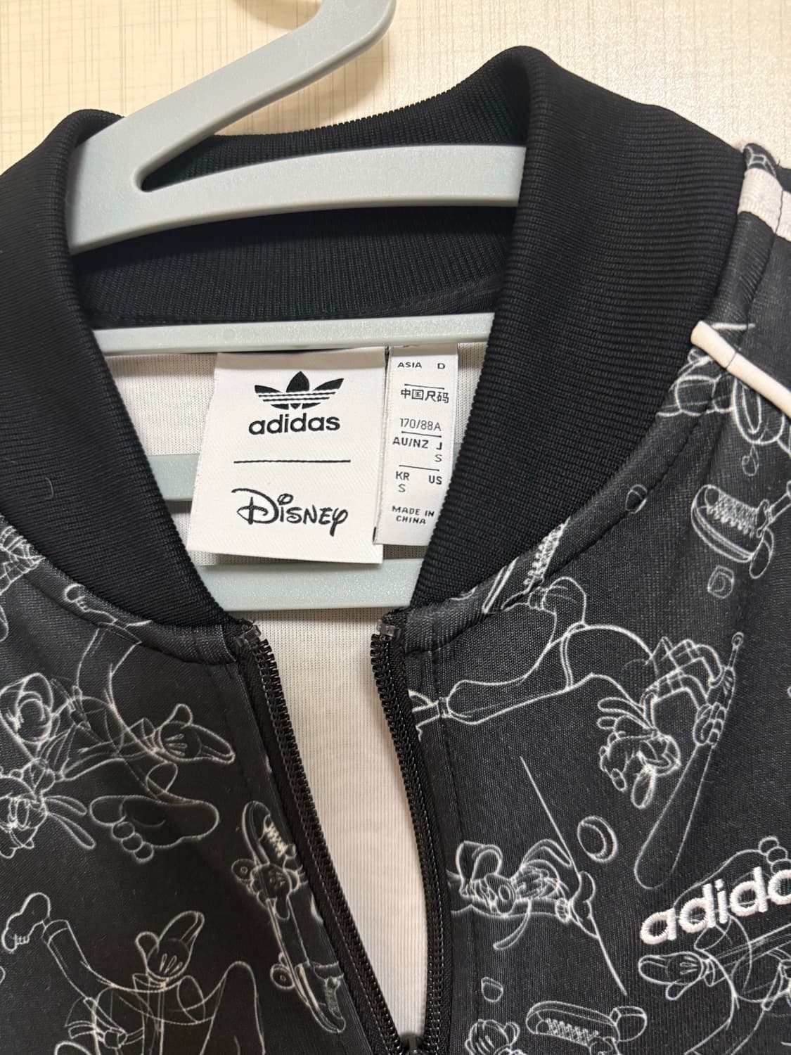 시즌 한정 아디다스 디즈니 구피 트랙탑 희귀 상품이미지4