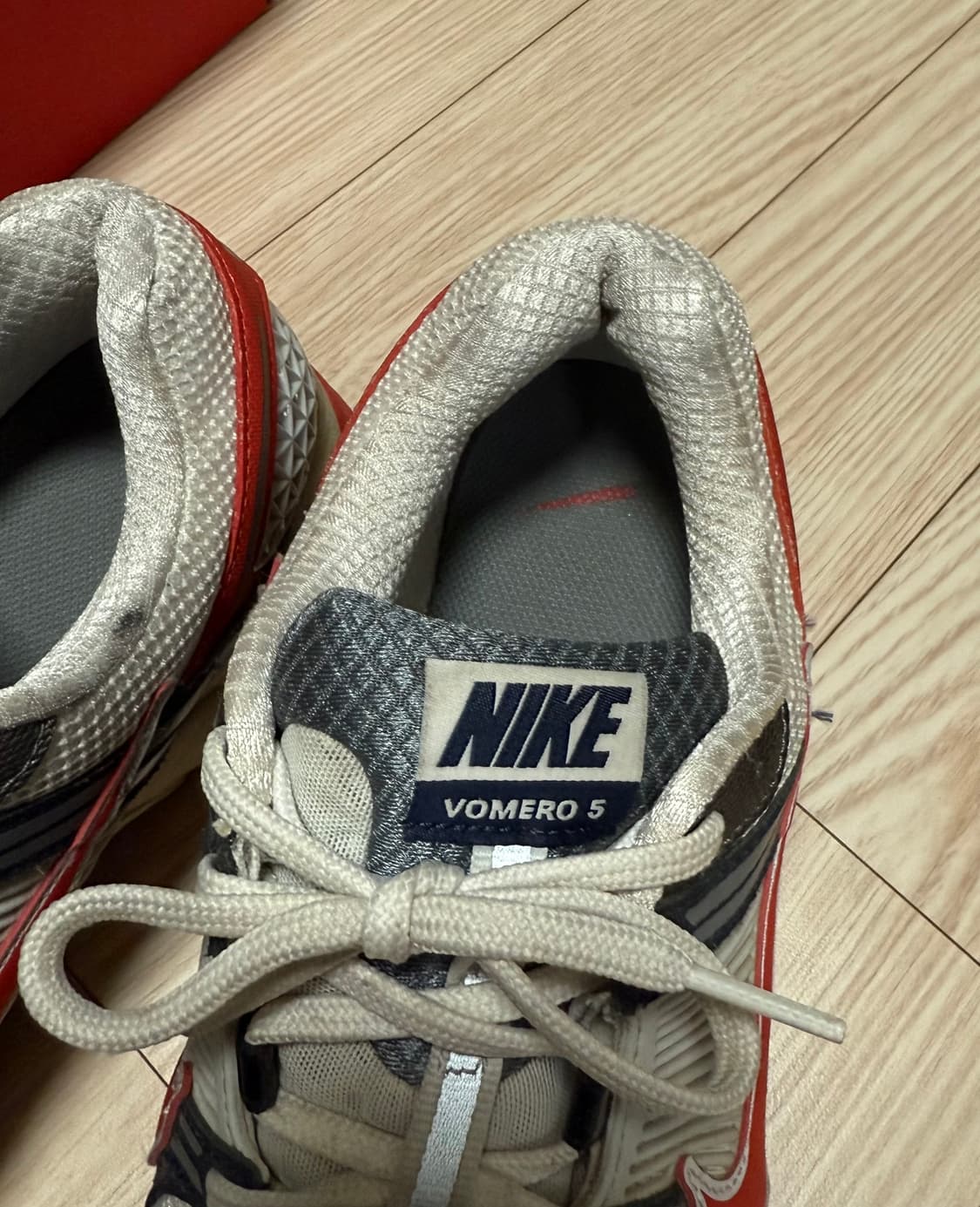 나이키 줌 보메로5 포톤 더스트 피칸테 레드 280사이즈 상품이미지5