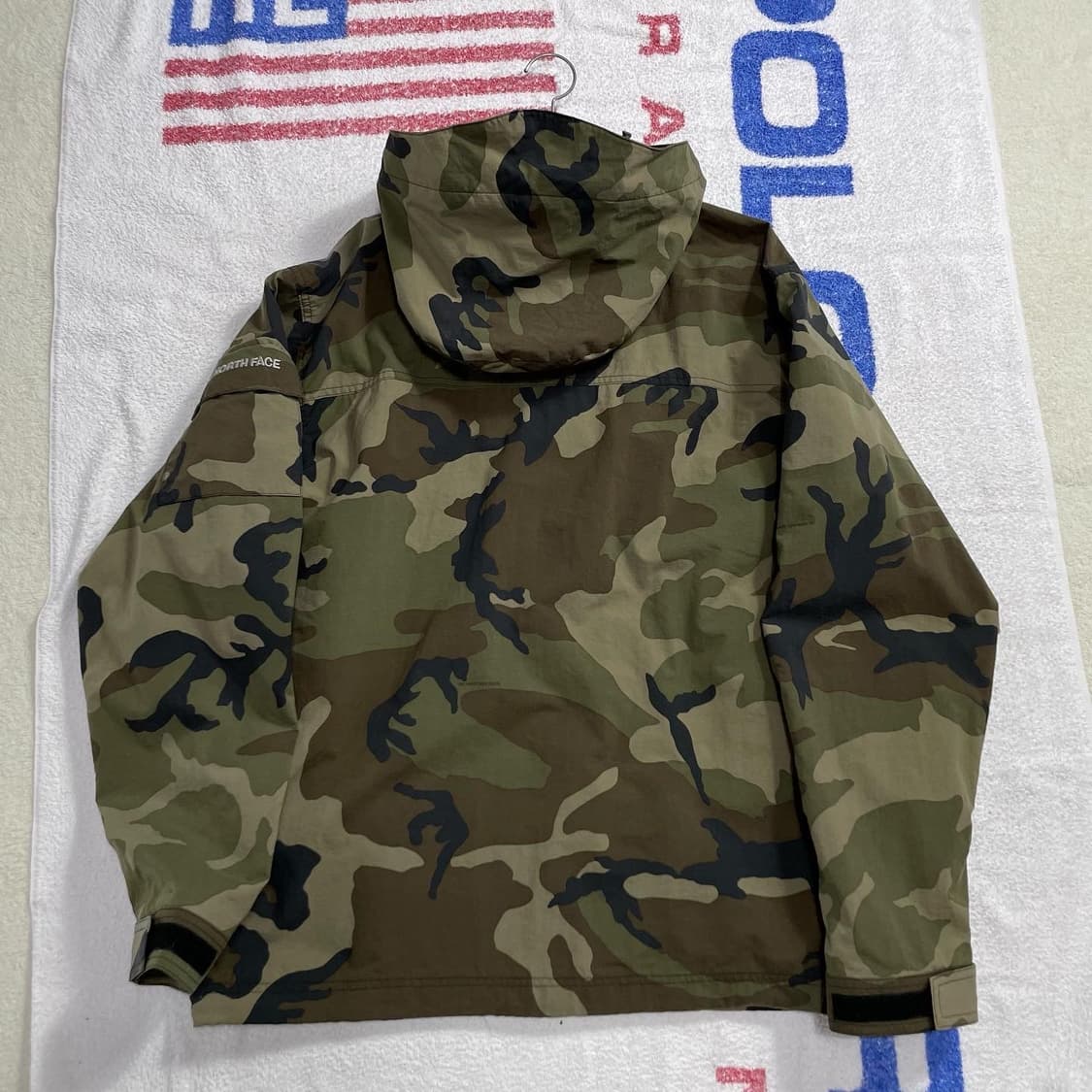 노스페이스 밀리터리 카모 바람막이 상품이미지5