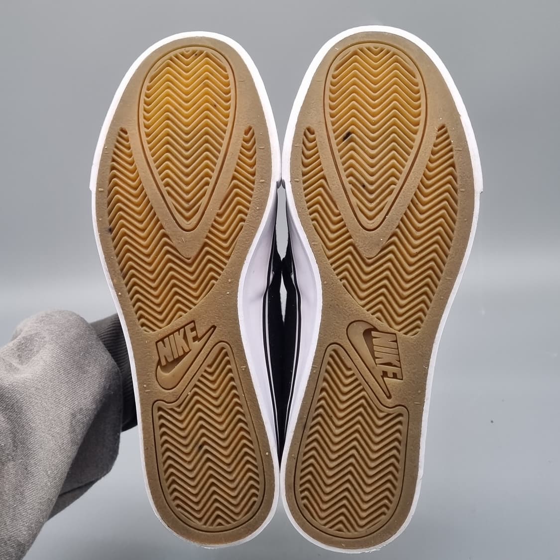 나이키 코트로얄 슬립온245 상품이미지3