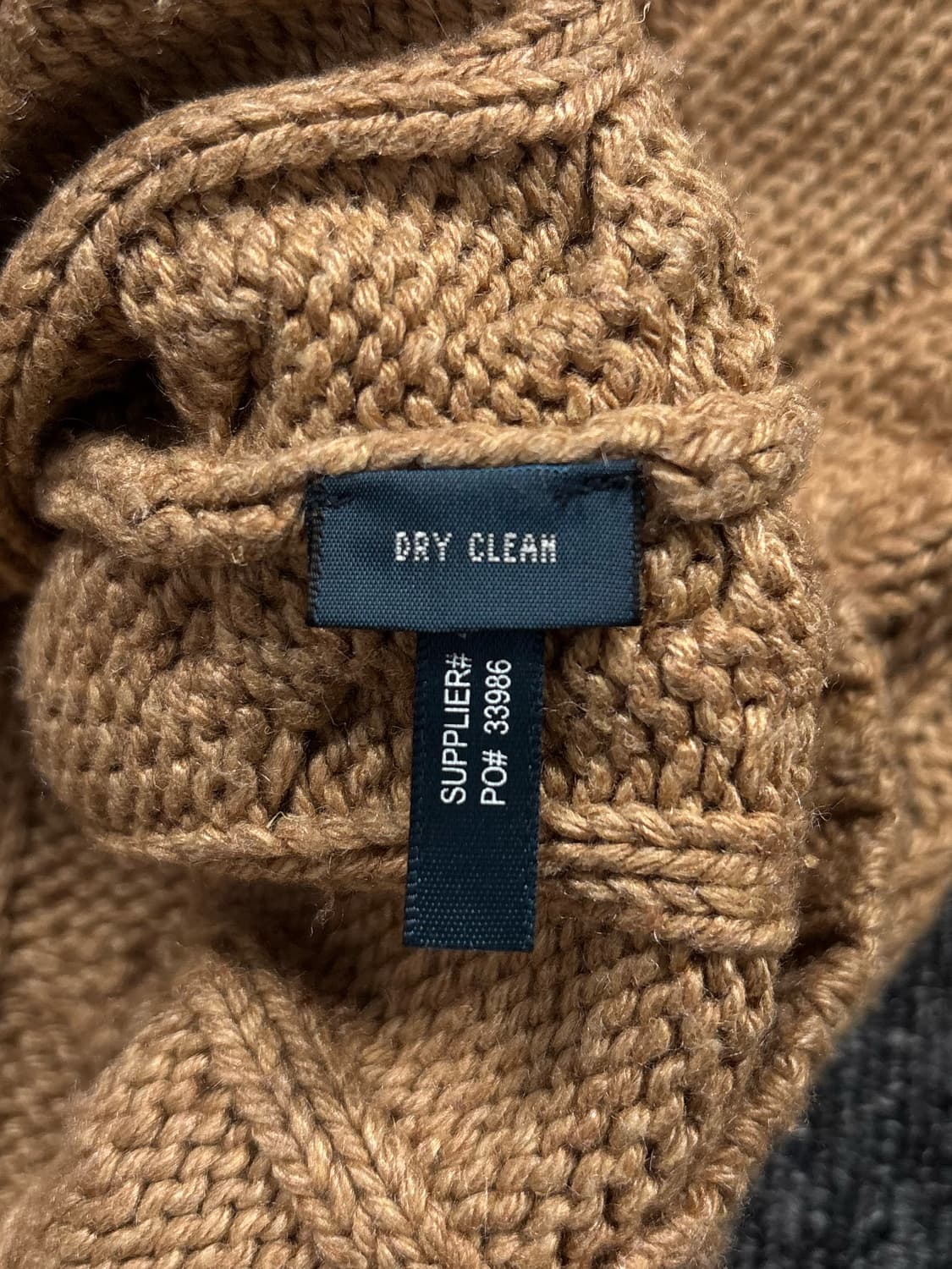 폴로 실크 꽈배기 브이넥 니트 상품이미지7