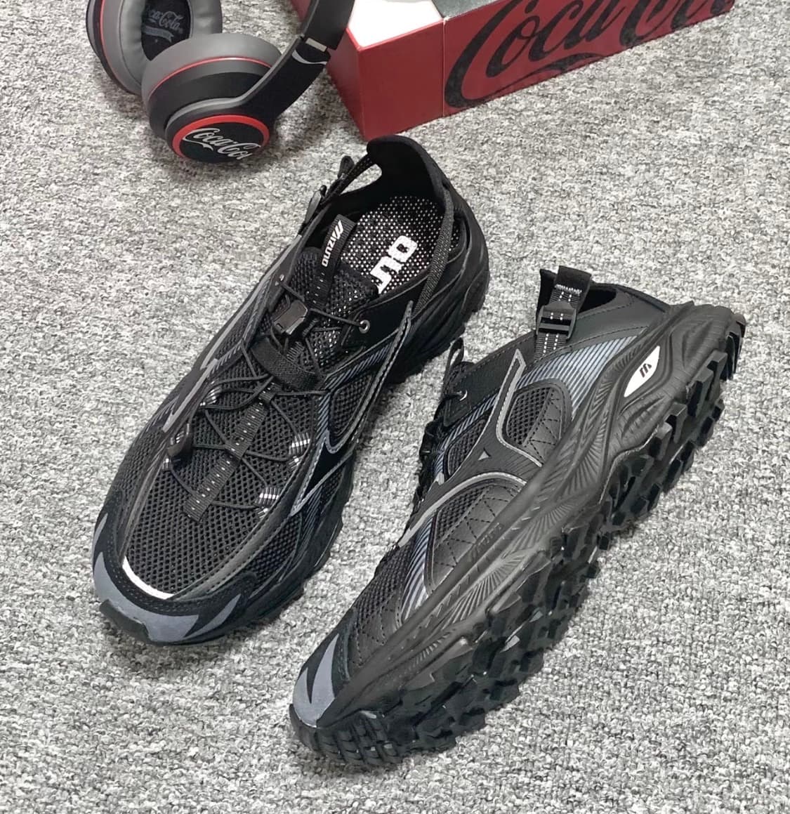 미즈노 운동화 샌들 레이서 트레일 SE 블랙 상품이미지1