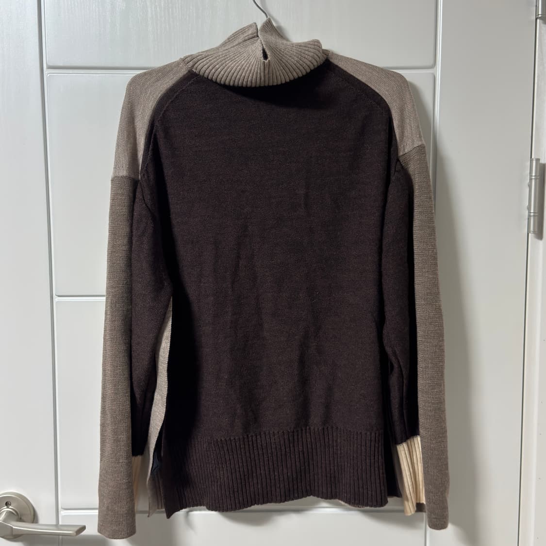 COS 코스 컬러블록 울 터틀넥 니트 상품이미지8