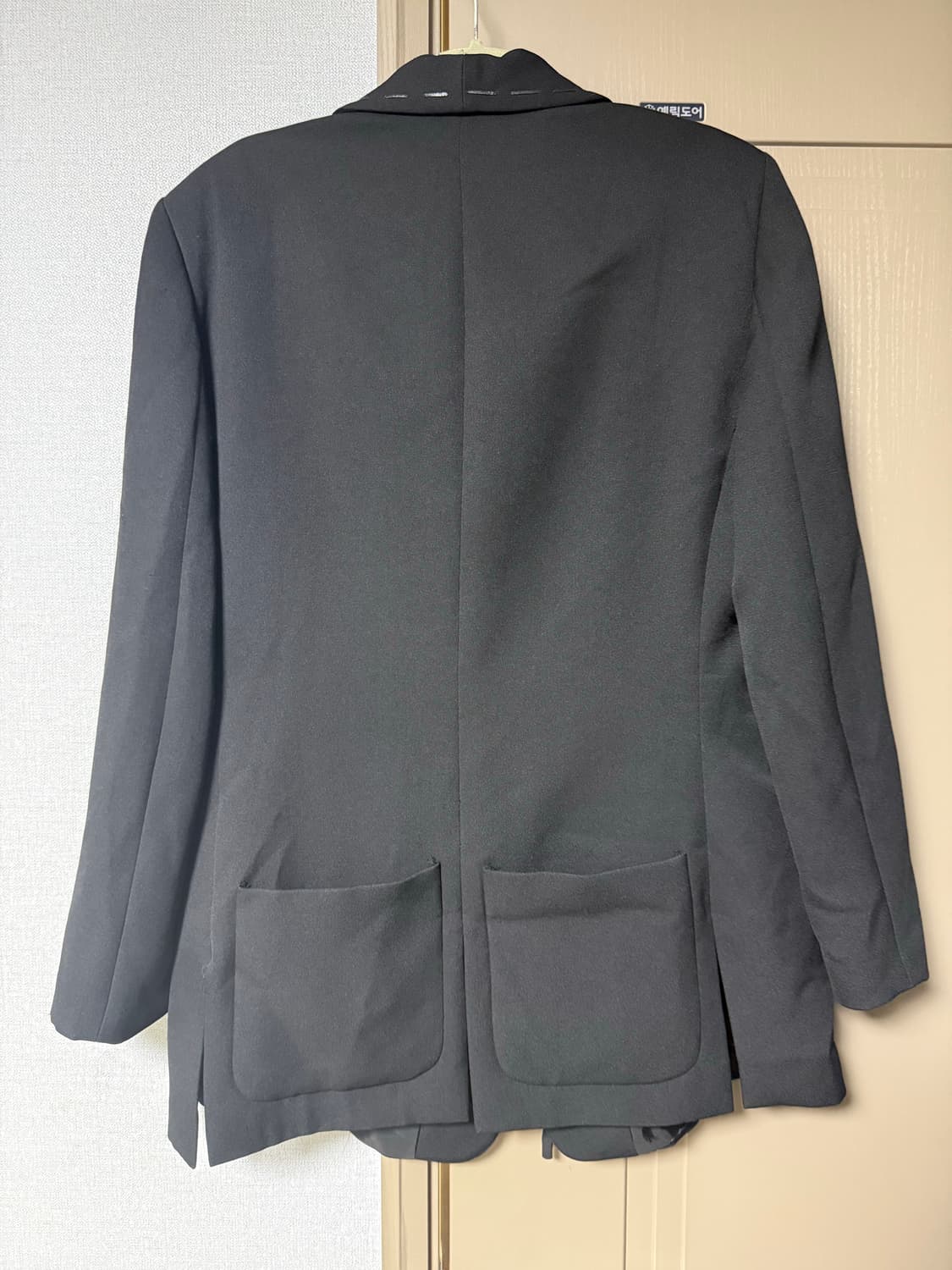 봉제선 백포켓 디테일 블레이저 자켓 상품이미지1