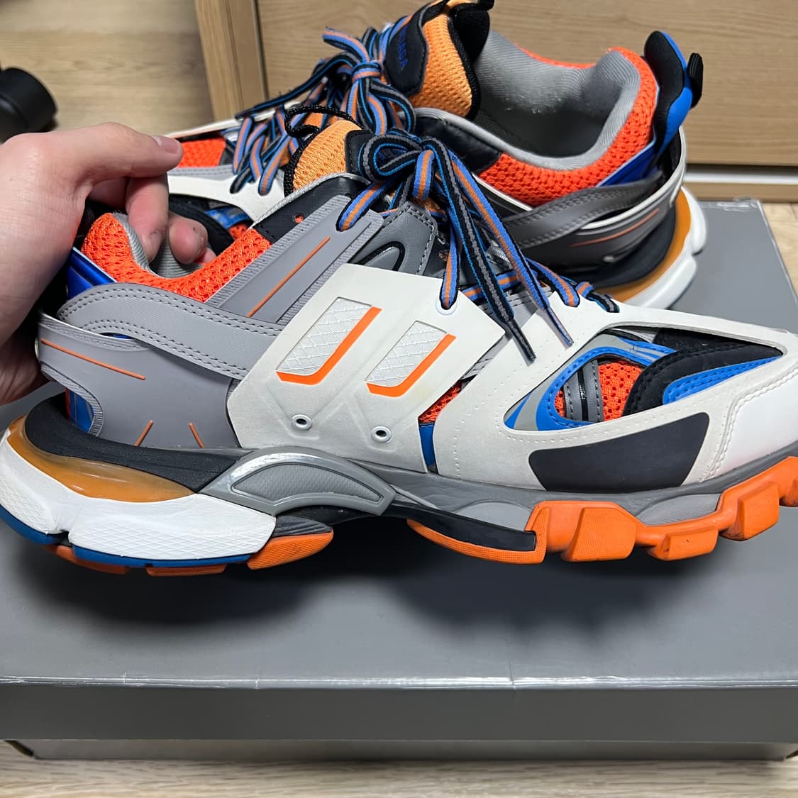 발렌시아가 트랙 스니커즈 오렌지 그레이 42사이즈 상품이미지7