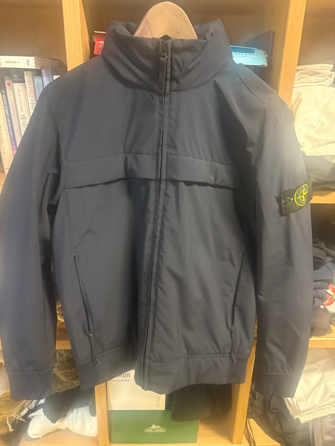 스톤아일랜드 프리마로프트 쉘자켓 상품이미지1