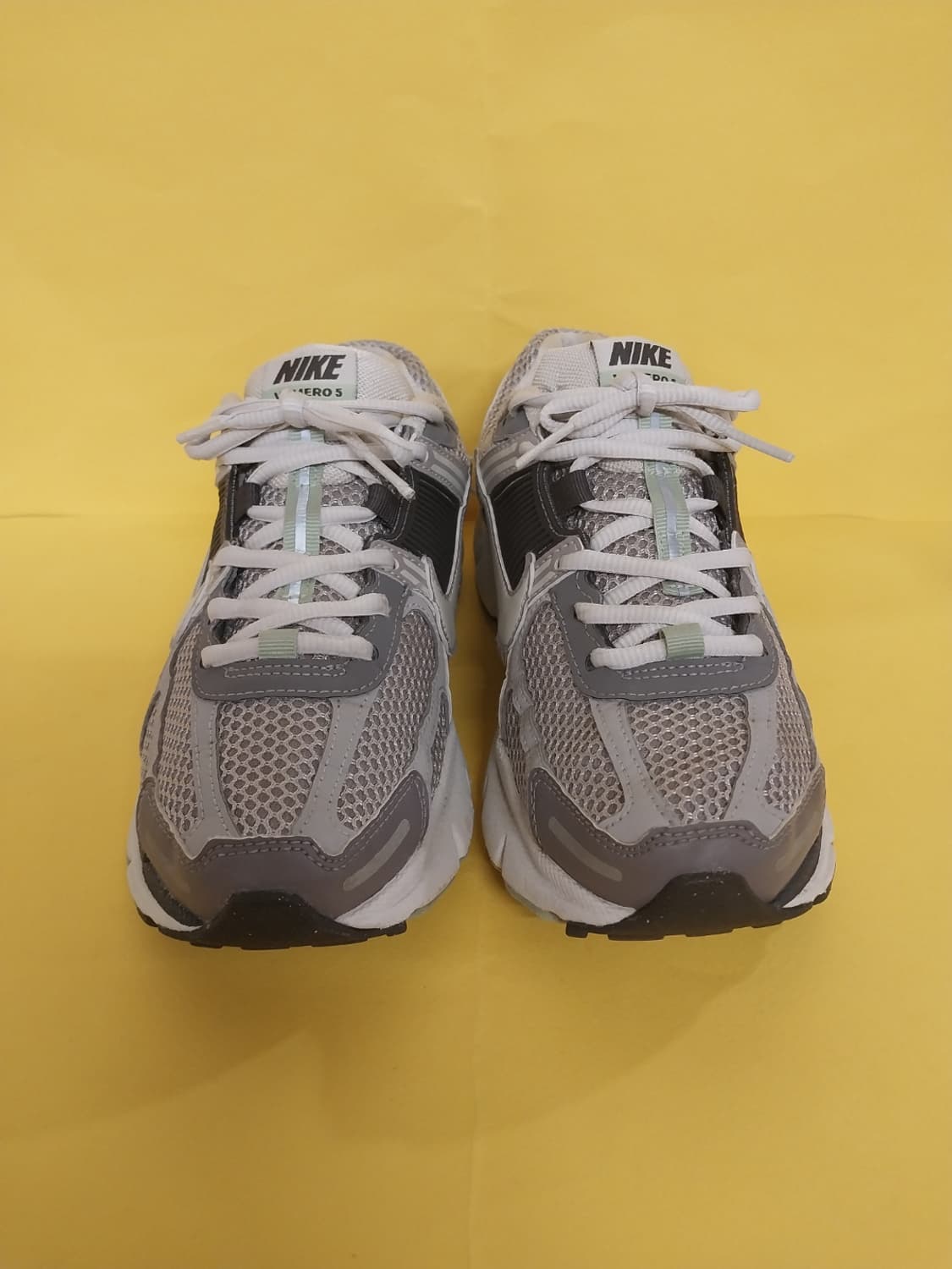 여성 나이키 줌 보메로5 운동화 (240) 상품이미지2