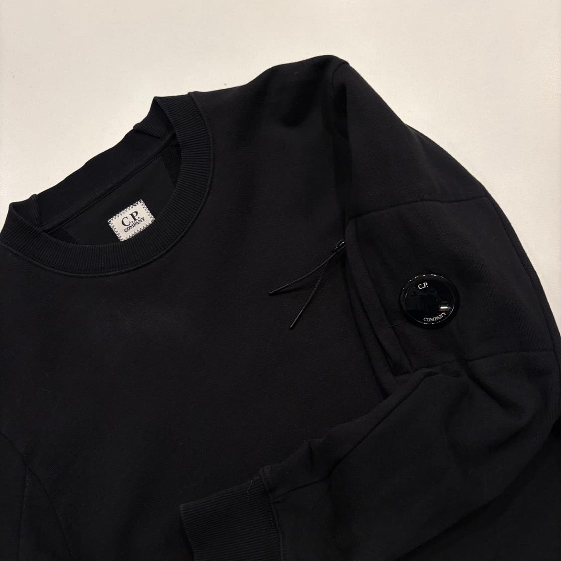 [S] 22ss C.P. 컴퍼니 블랙 맨투맨 티셔츠 C239 상품이미지3