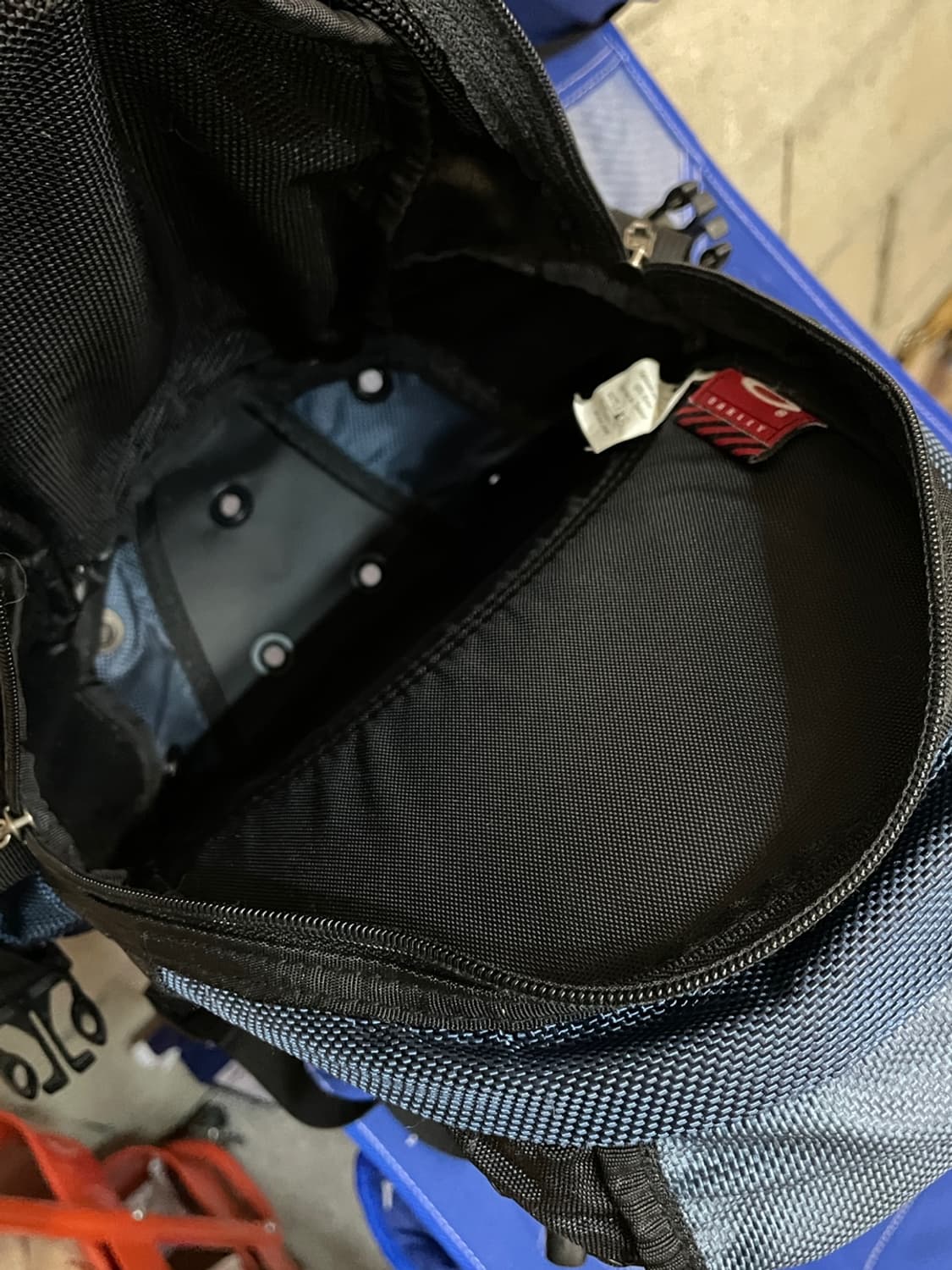 오클리 아이콘 미니 백팩 상품이미지8