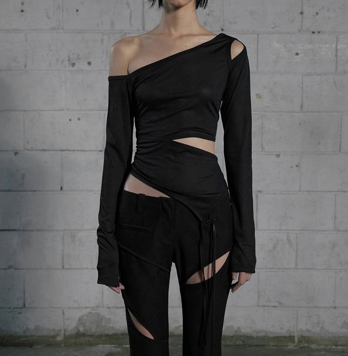 보헤미안서울 보헴서 SEE THROUGH CUT-OUT SLEEVE 상품이미지1