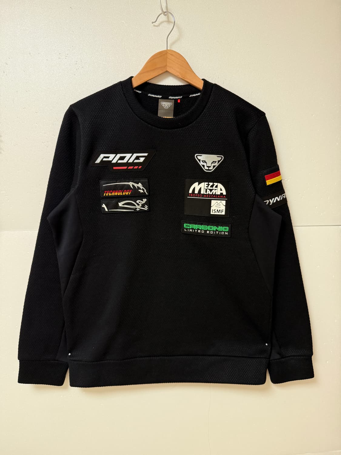 다이나핏 와펜 패치 맨투맨 블랙 100 리미티드 감성 상품이미지1