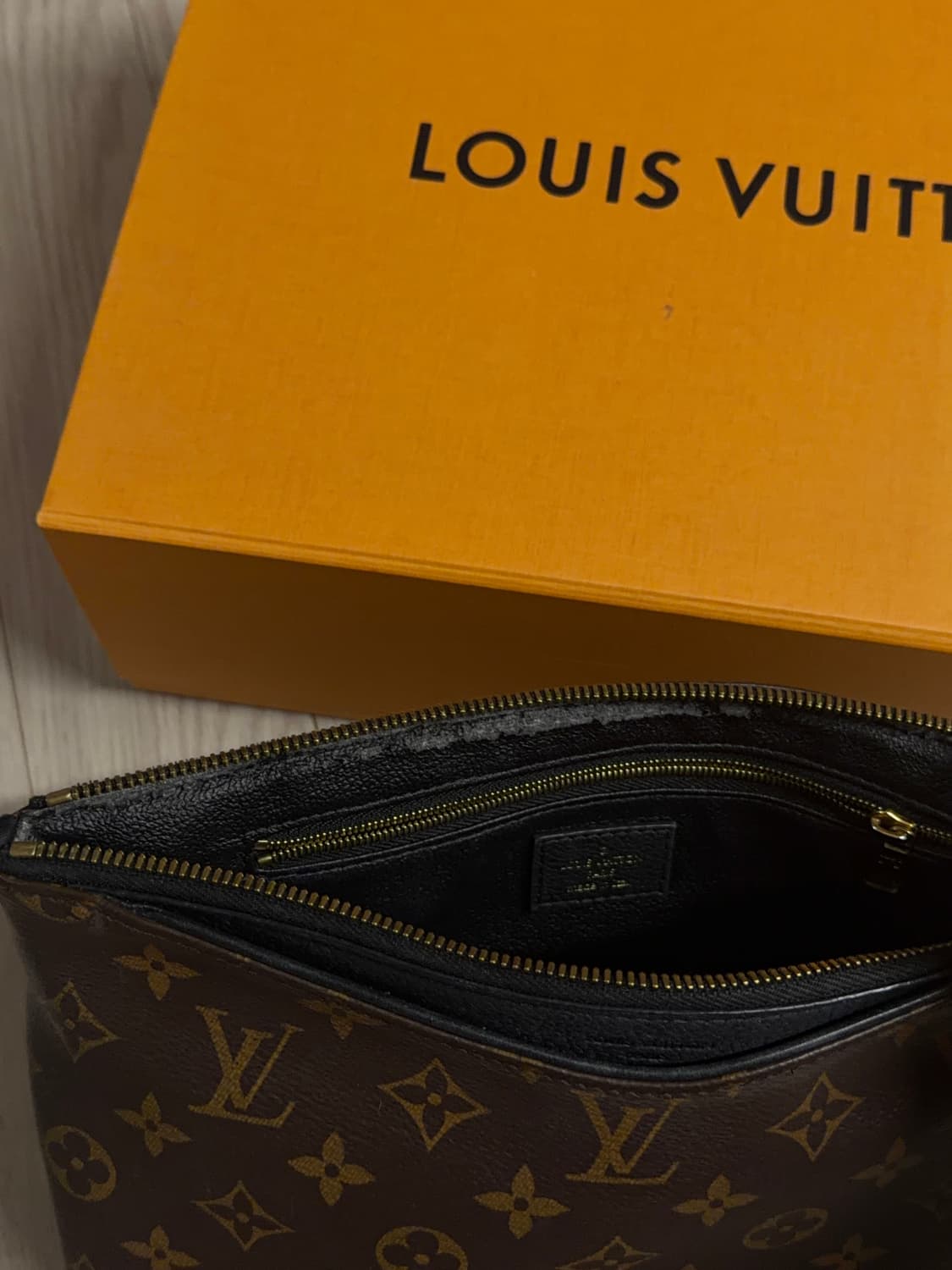 루이비통 캔버스 팔라스 뷰티클러치 / 오늘거래시 가격맞춰드려요 상품이미지4
