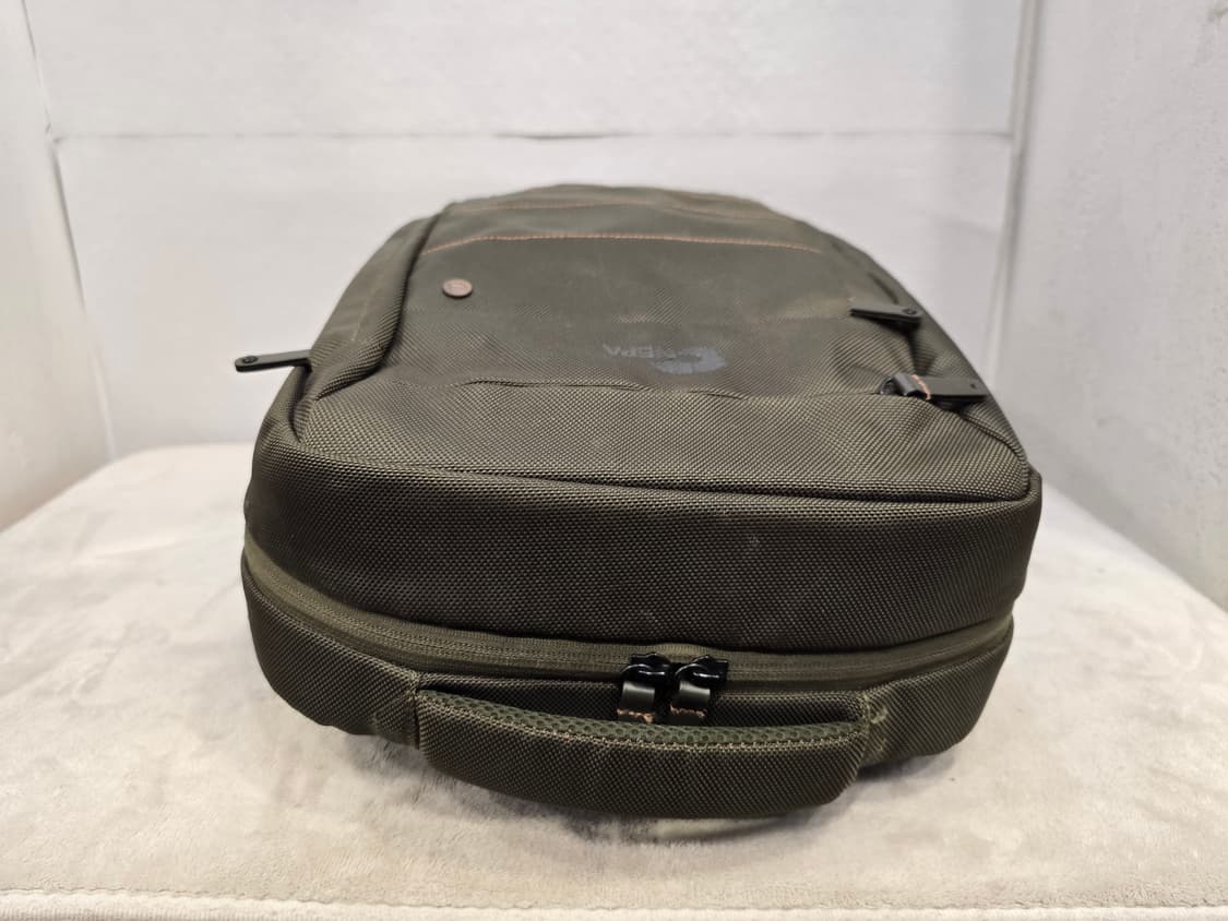 네파 카키색 백팩 상품이미지7