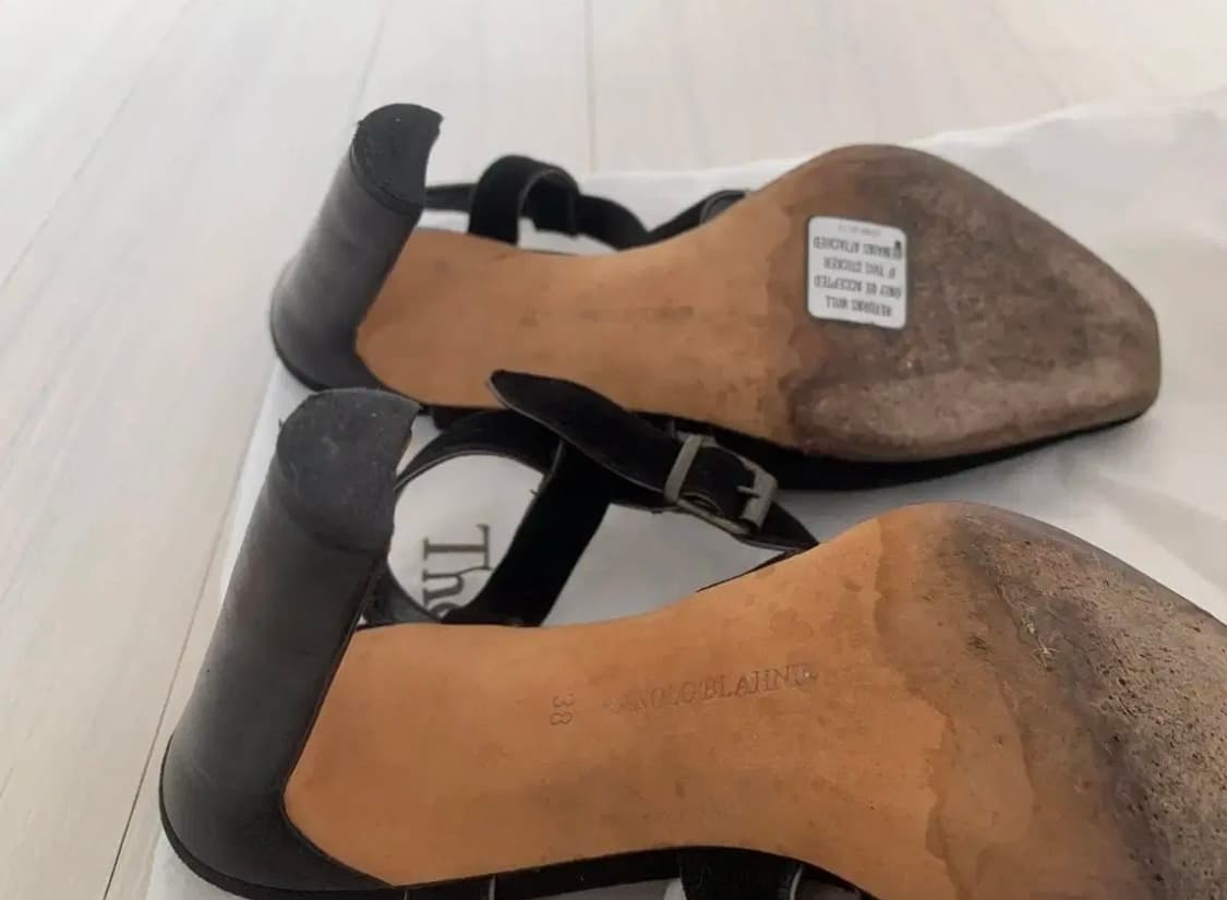 Manolo Blahnik 마놀로 블라닉 스웨이드 티스트랩 펌프스 상품이미지9