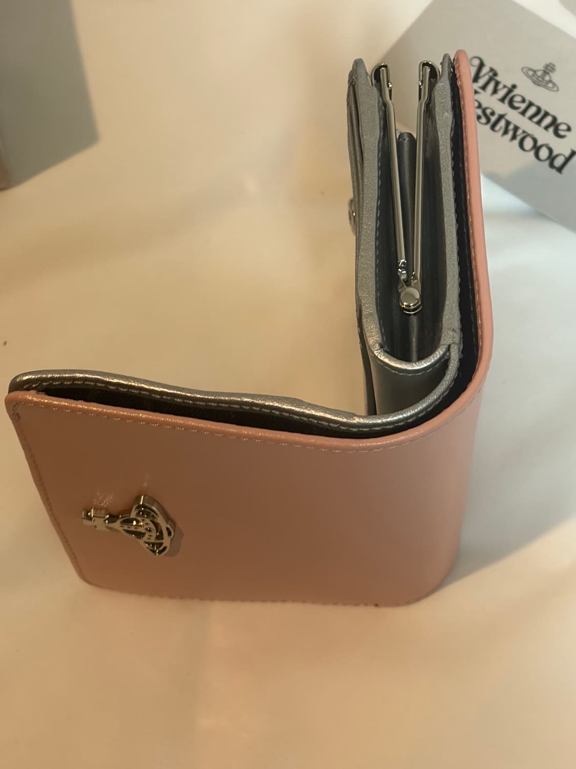 비비안웨스트우드 핑크실버 레더 반지갑 (희귀색상) 상품이미지7